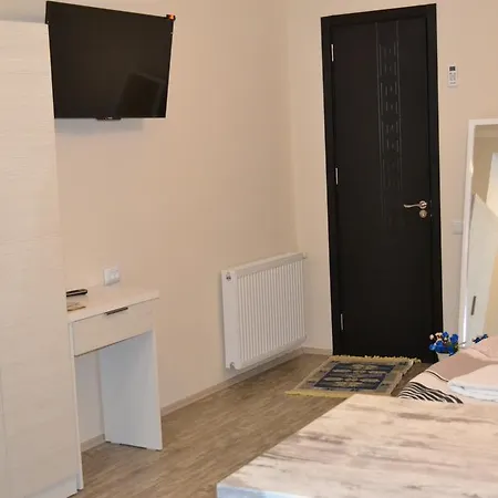 Family Apartment In Avlabari تبليسي المظهر الخارجي الصورة