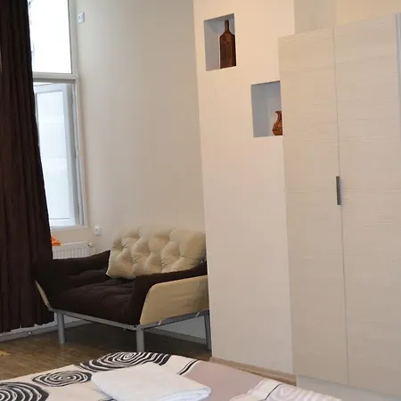 Family Apartment In Avlabari تبليسي المظهر الخارجي الصورة