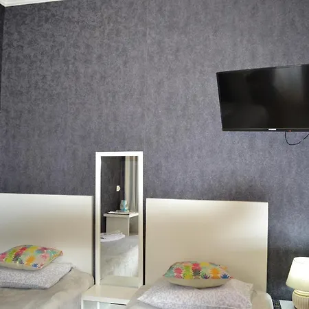 Family Apartment In Avlabari تبليسي المظهر الخارجي الصورة