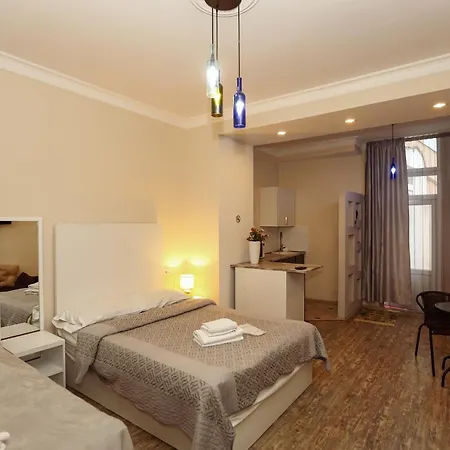 Family Apartment In Avlabari تبليسي المظهر الخارجي الصورة